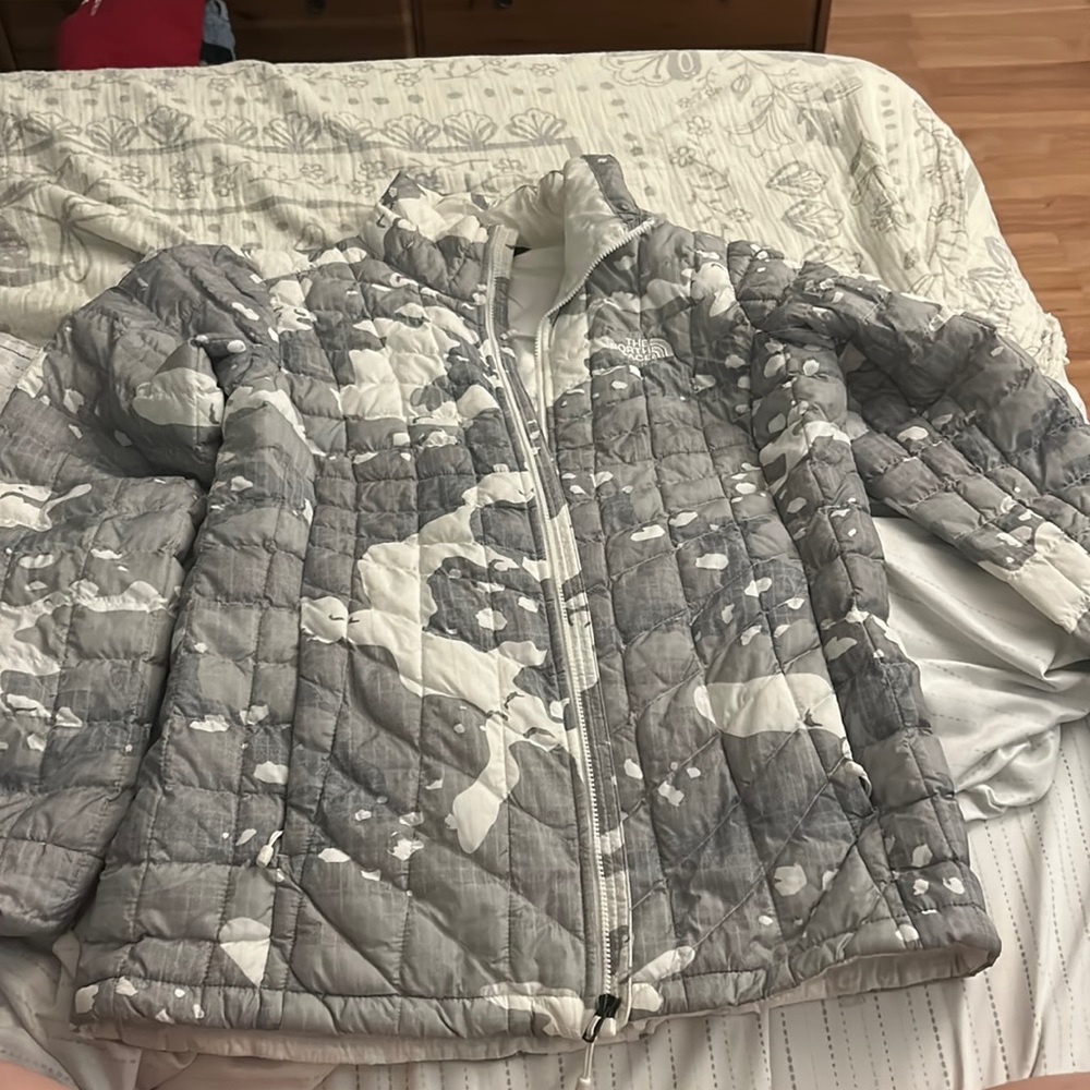 North face small snow jacket